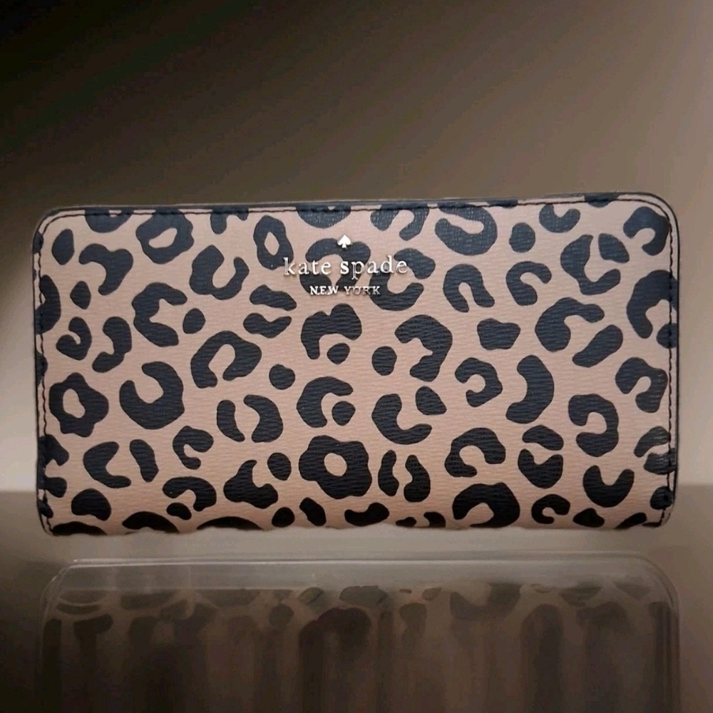 Kate Spade Darcy Large Slim Bifold Leopard Print Wallet